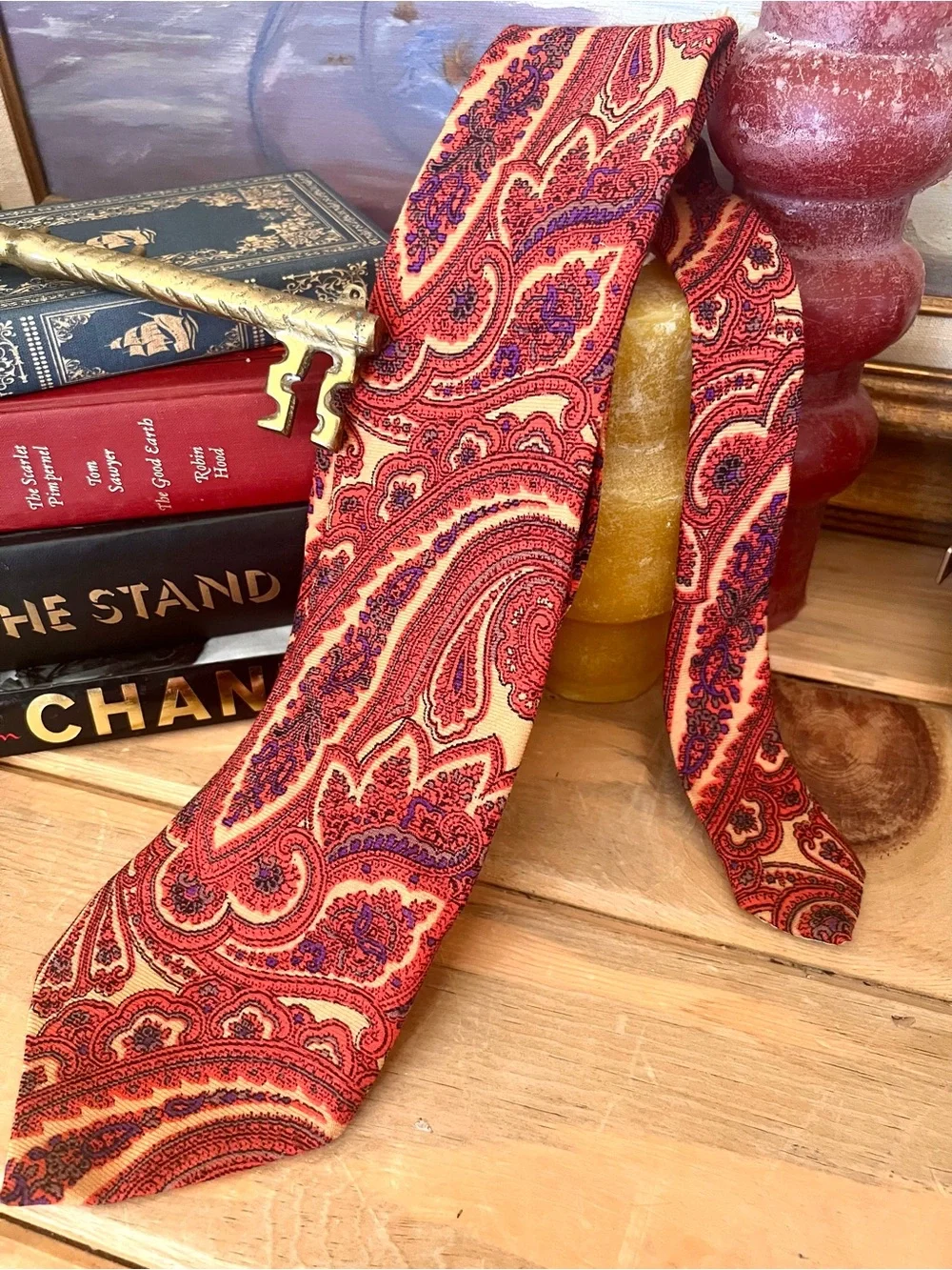 1970’s vintage abstract patterned necktie featuring a geometric paisley and swir